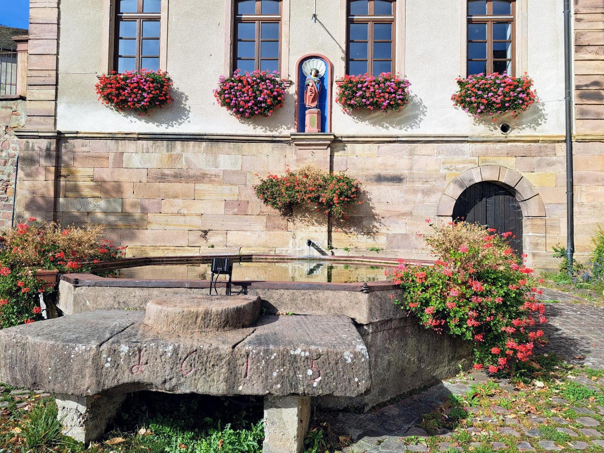 Grand Gite Dans Maison Alsacienne Historique Gueberschwihr Zewnętrze zdjęcie